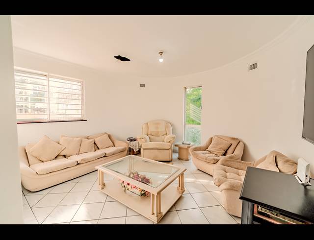 4 BEDROOM HOUSE FOR SALE IN GREENWOOD PARK